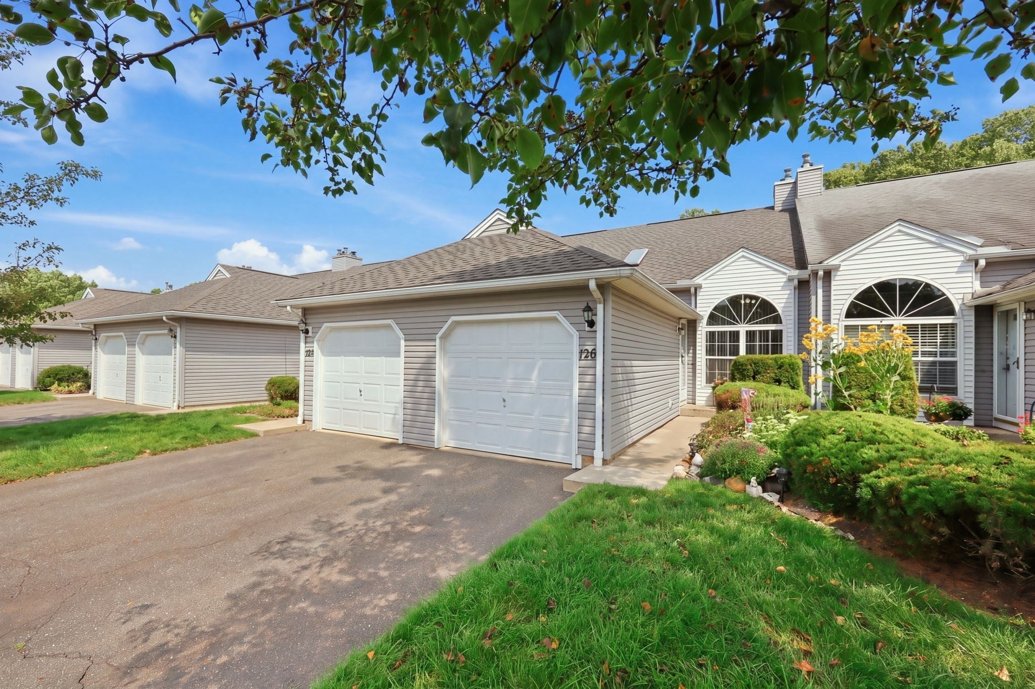 126 Brookfield Ln #126, Agawam, MA, 126 Brookfield Ln #126, Agawam, MA Photo #2