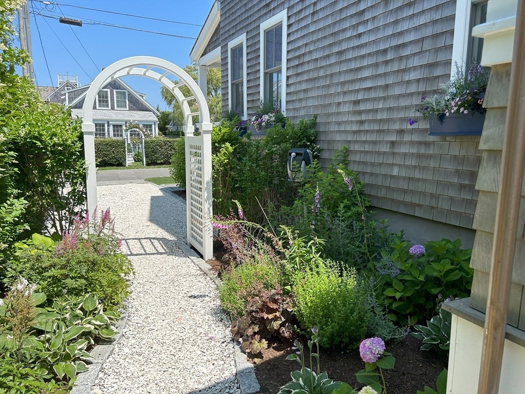 12 East Lincoln Avenue, Nantucket, MA, 12 East Lincoln Avenue, Nantucket, MA Photo #26