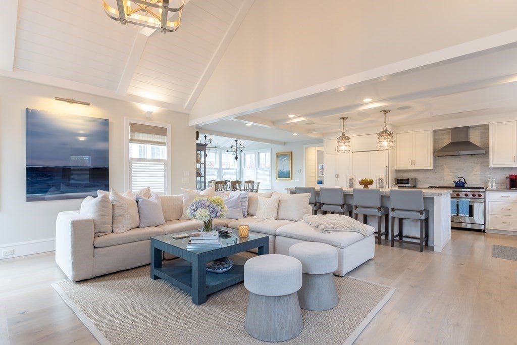 12 East Lincoln Avenue, Nantucket, MA, 12 East Lincoln Avenue, Nantucket, MA Photo #2