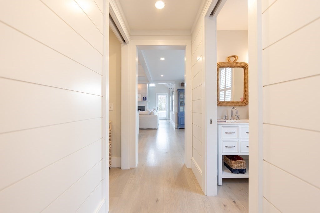 12 East Lincoln Avenue, Nantucket, MA, 12 East Lincoln Avenue, Nantucket, MA Photo #4