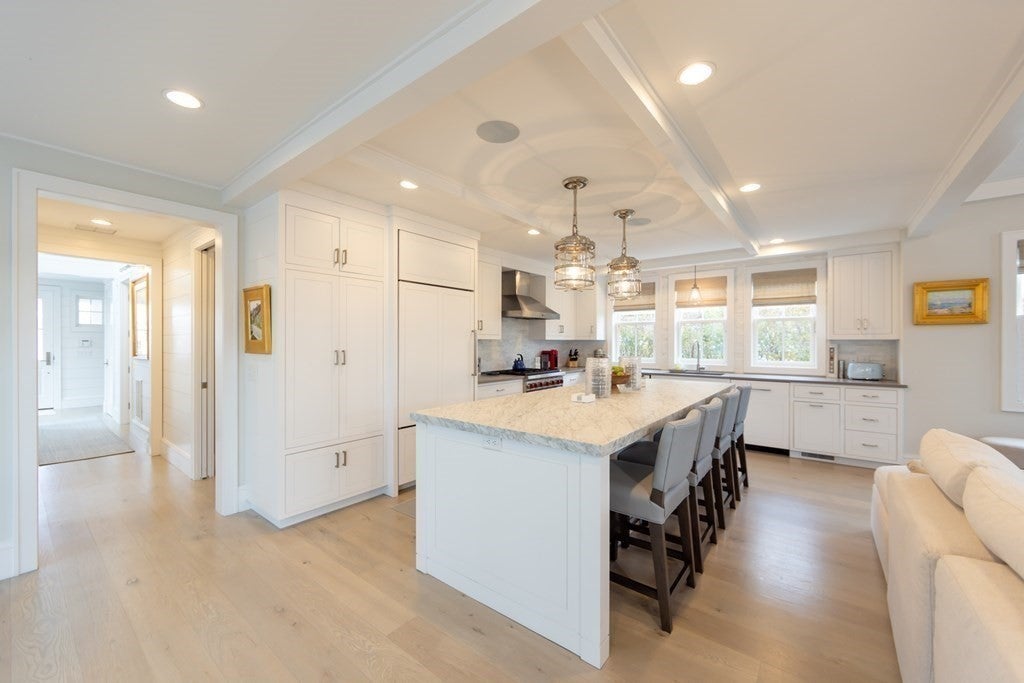 12 East Lincoln Avenue, Nantucket, MA, 12 East Lincoln Avenue, Nantucket, MA Photo #3