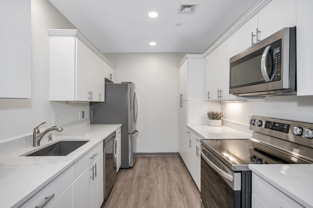70 Washington St 108