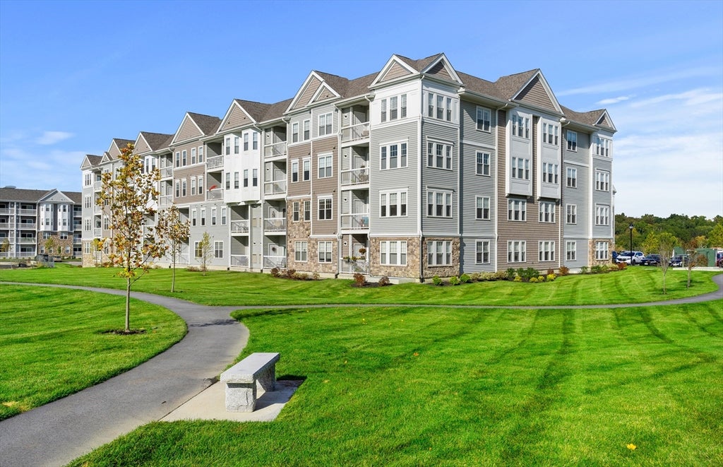 5 Peters Farm Way #404, Westborough, MA Photo #32