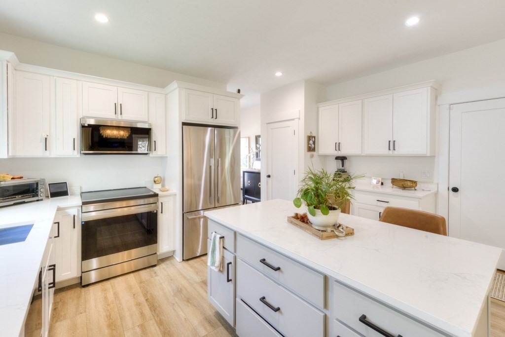 21 Salisbury Hill Blvd, Worcester, MA Photo #7