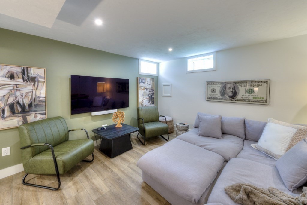 21 Salisbury Hill Blvd, Worcester, MA Photo #35
