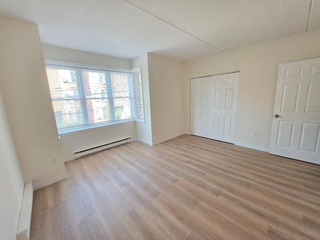92 Lawn St 7-160
