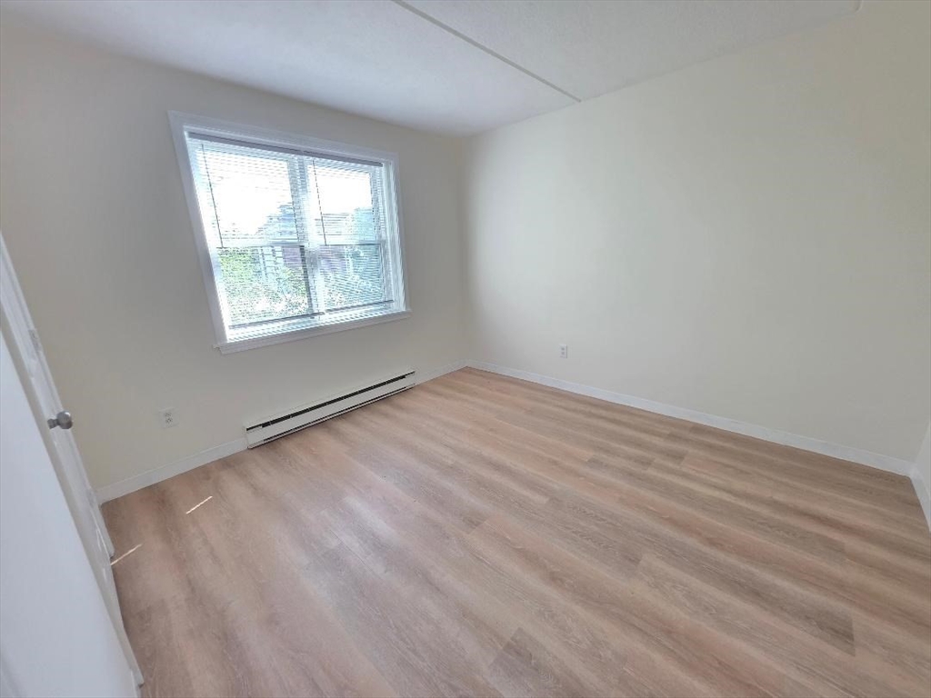 92 Lawn St 7-160