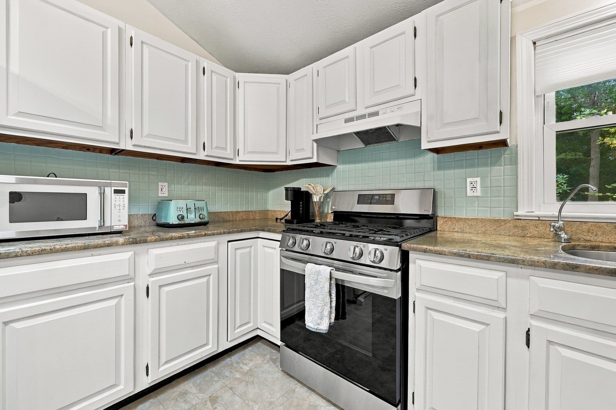 28 Avalon Dr, Falmouth, MA, 28 Avalon Dr, Falmouth, MA Photo #15