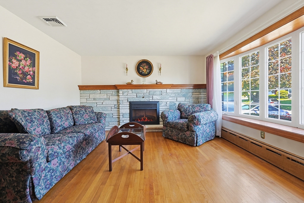 79 Highview Ave