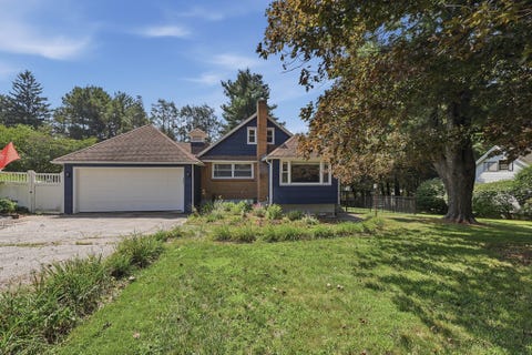 Photo of 181 Flagg Street, Worcester, MA 01609 (MLS # 73569077)