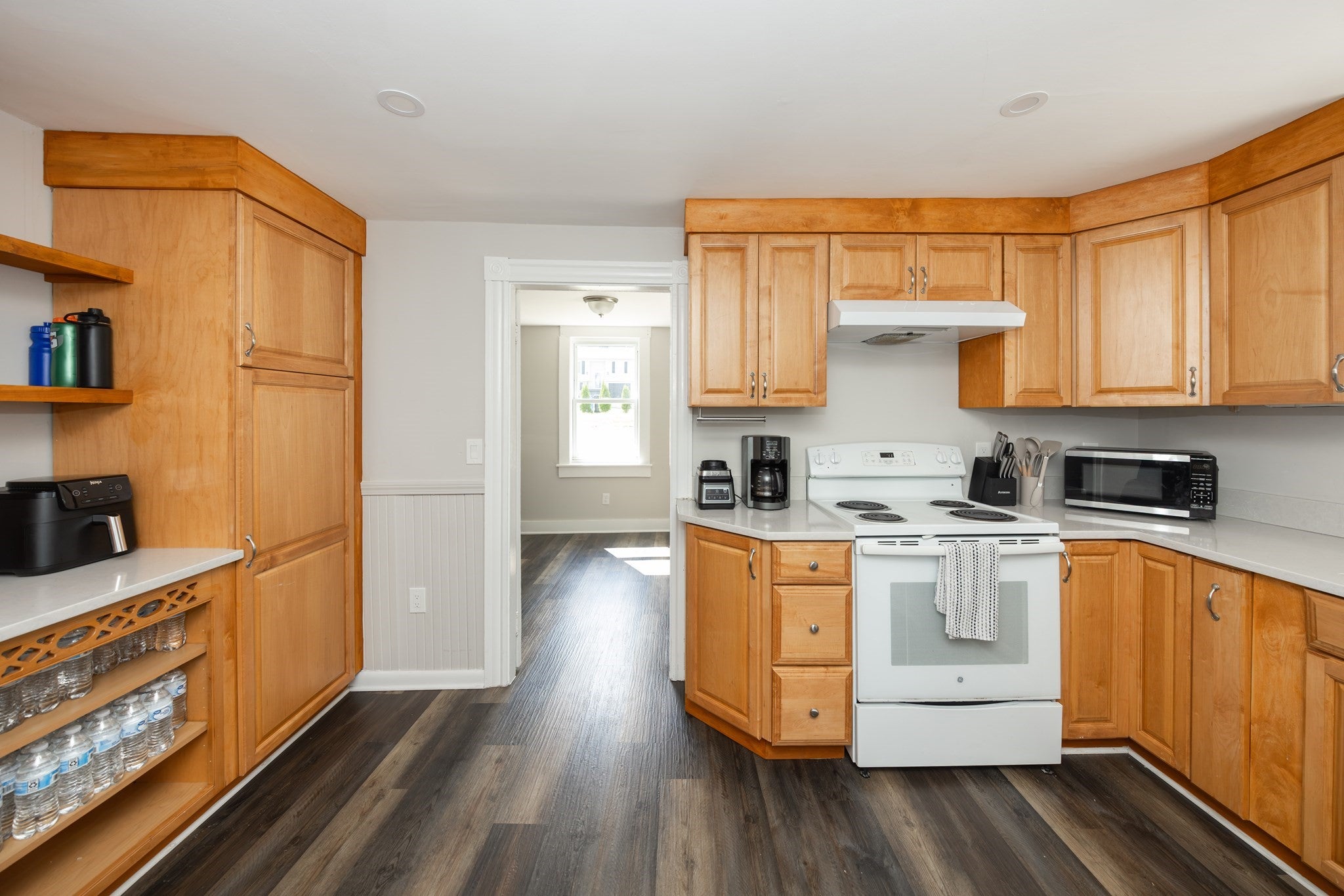 435 Lake Ave, Worcester, MA Photo #5
