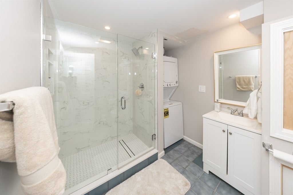 435 Lake Ave, Worcester, MA, 435 Lake Ave, Worcester, MA Photo #21