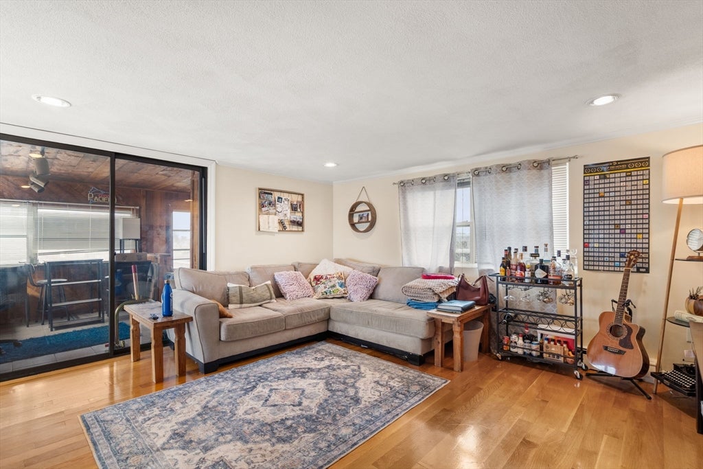 49 Seafoam Ave #2, Winthrop, MA, 49 Seafoam Ave #2, Winthrop, MA Photo #2