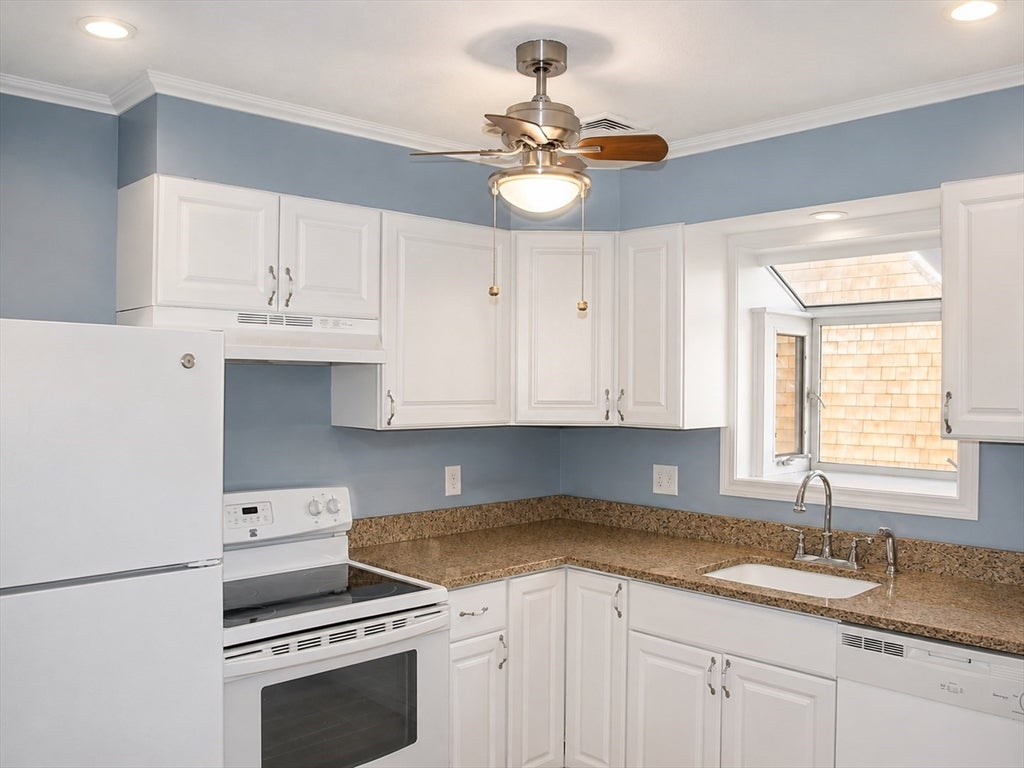 Click for 49 Seafoam Ave #2, Winthrop, MA slideshow Click for 49 Seafoam Ave #2, Winthrop, MA slideshow