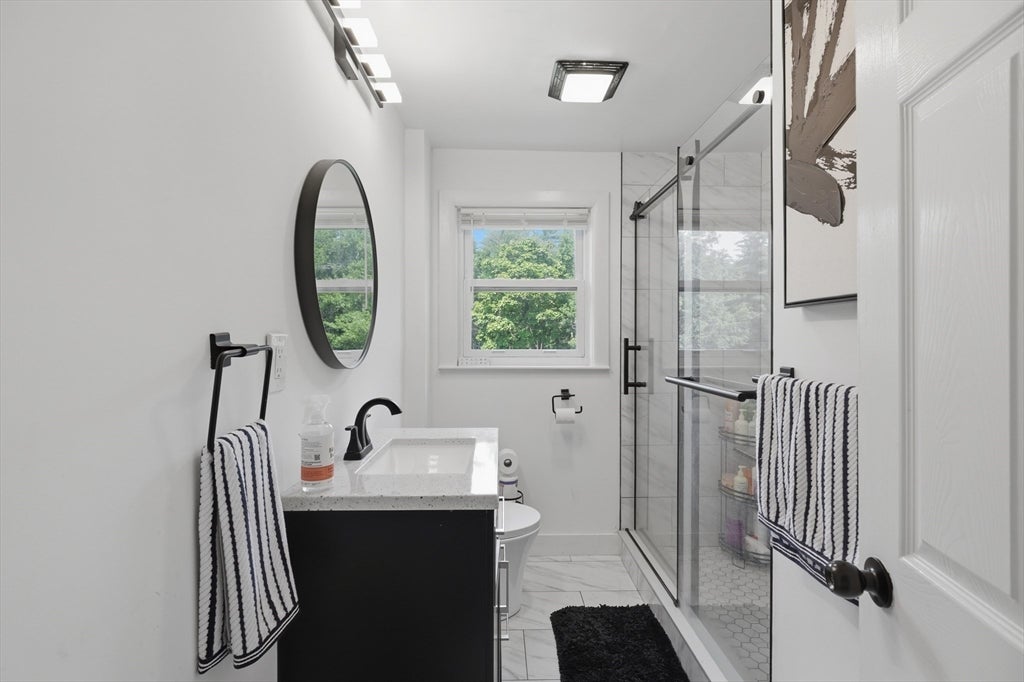 229 Whalom Rd, Lunenburg, MA Photo #23
