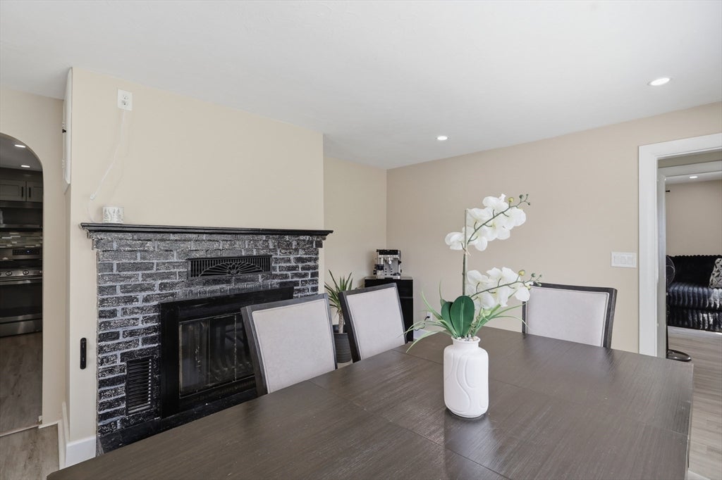 229 Whalom Rd, Lunenburg, MA Photo #15