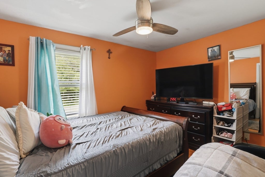 229 Whalom Rd, Lunenburg, MA Photo #20
