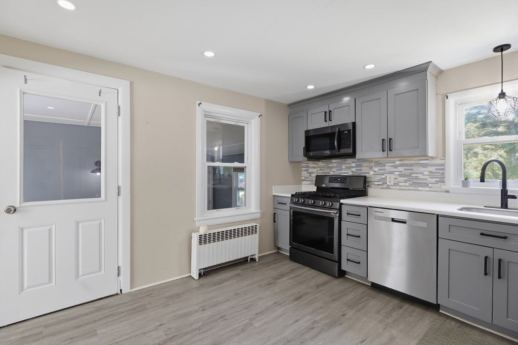 229 Whalom Rd, Lunenburg, MA Photo #9