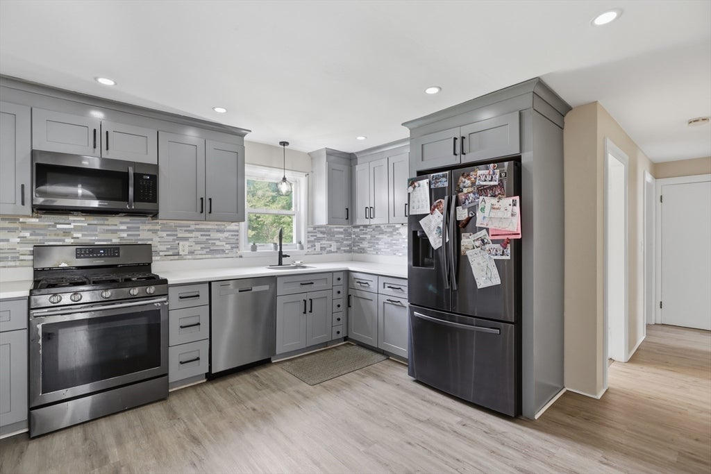 229 Whalom Rd, Lunenburg, MA Photo #7