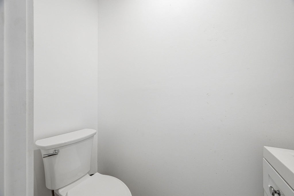 569 Lincoln Ave, Saugus, MA, 569 Lincoln Ave, Saugus, MA Photo #12