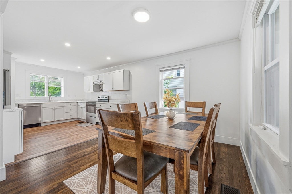 569 Lincoln Ave, Saugus, MA, 569 Lincoln Ave, Saugus, MA Photo #6