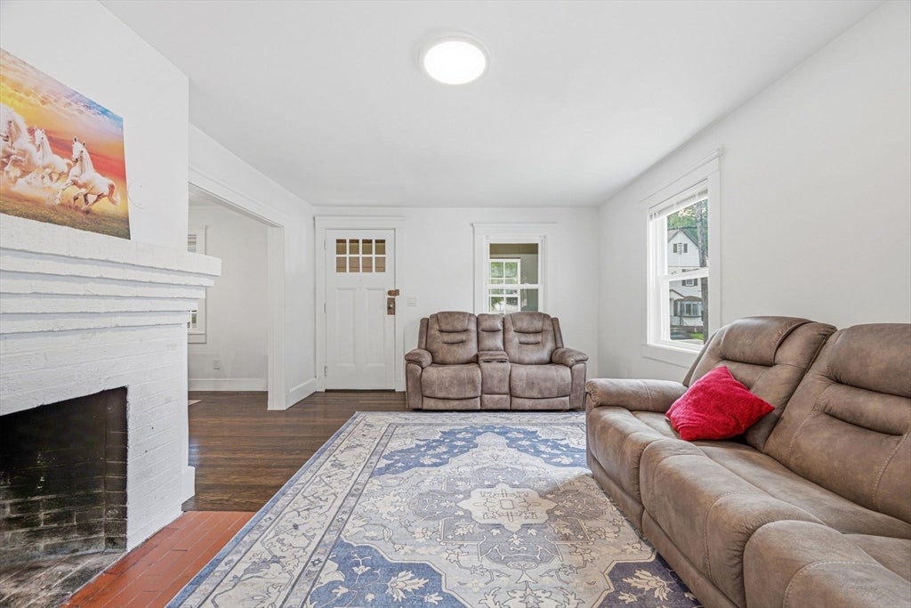 569 Lincoln Ave