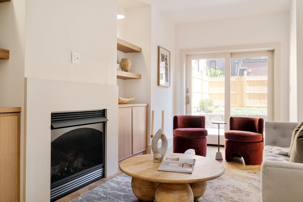 Boston, Massachusetts 02118, United States, 2 Bedrooms Bedrooms, ,3 BathroomsBathrooms,Residential,Active,215600