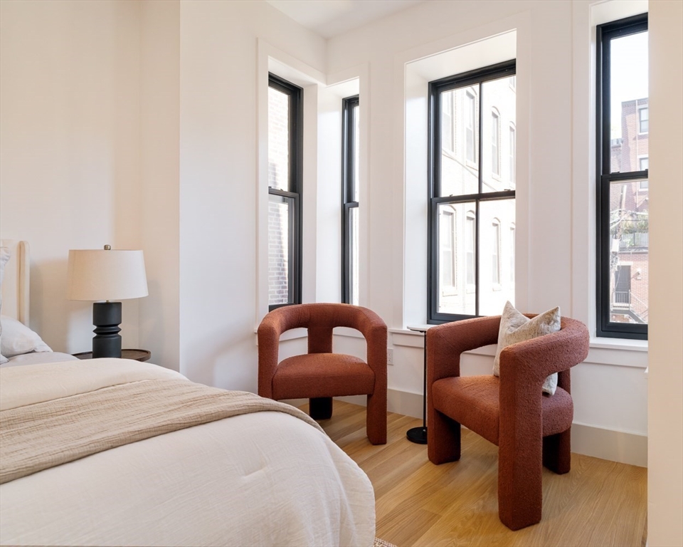 Boston, Massachusetts 02118, United States, 2 Bedrooms Bedrooms, ,3 BathroomsBathrooms,Residential,Active,215600