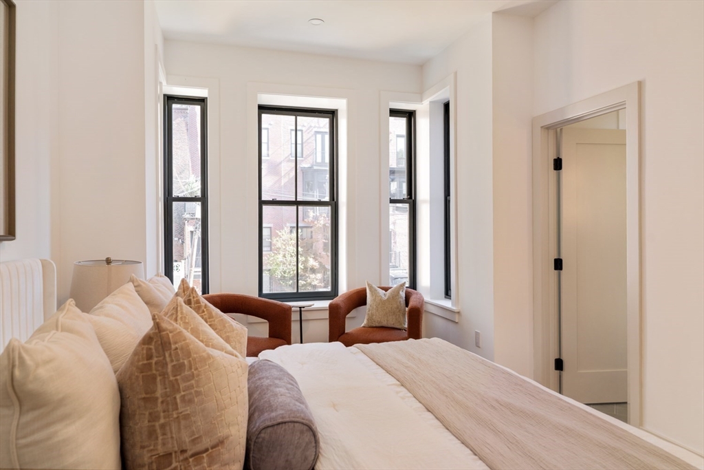 Boston, Massachusetts 02118, United States, 2 Bedrooms Bedrooms, ,3 BathroomsBathrooms,Residential,Active,215600