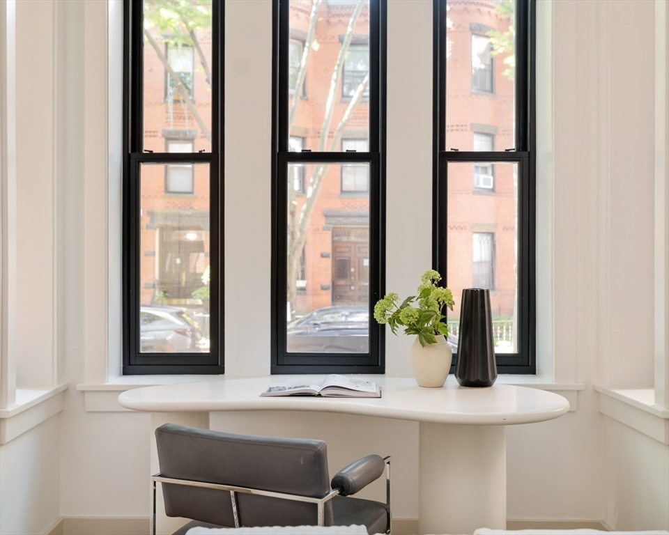 Boston, Massachusetts 02118, United States, 2 Bedrooms Bedrooms, ,3 BathroomsBathrooms,Residential,Active,215600