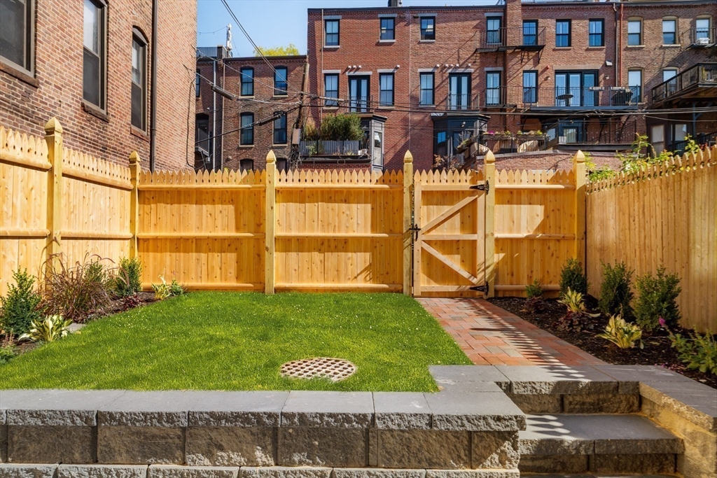 Boston, Massachusetts 02118, United States, 2 Bedrooms Bedrooms, ,3 BathroomsBathrooms,Residential,Active,215600