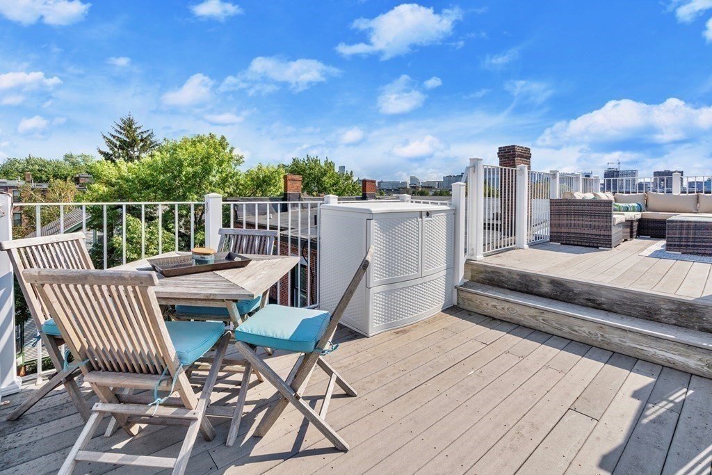 421 Main St 3