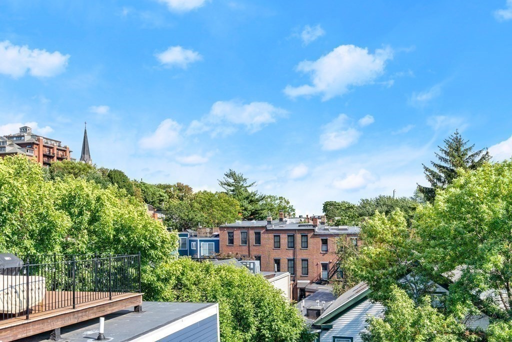 421 Main St 3