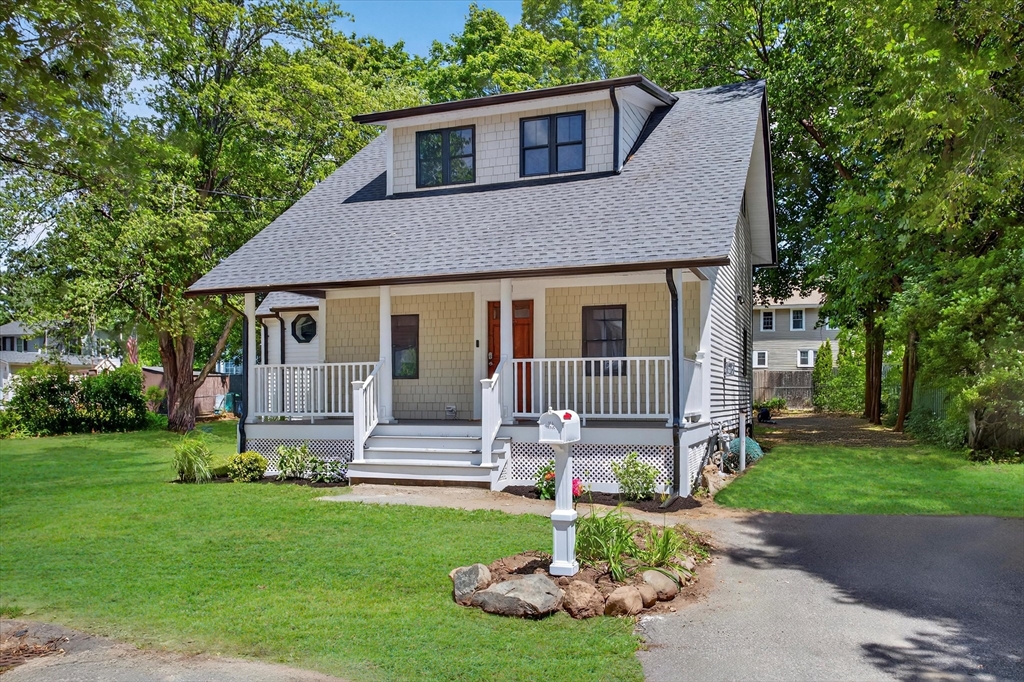 11 Mason Ave