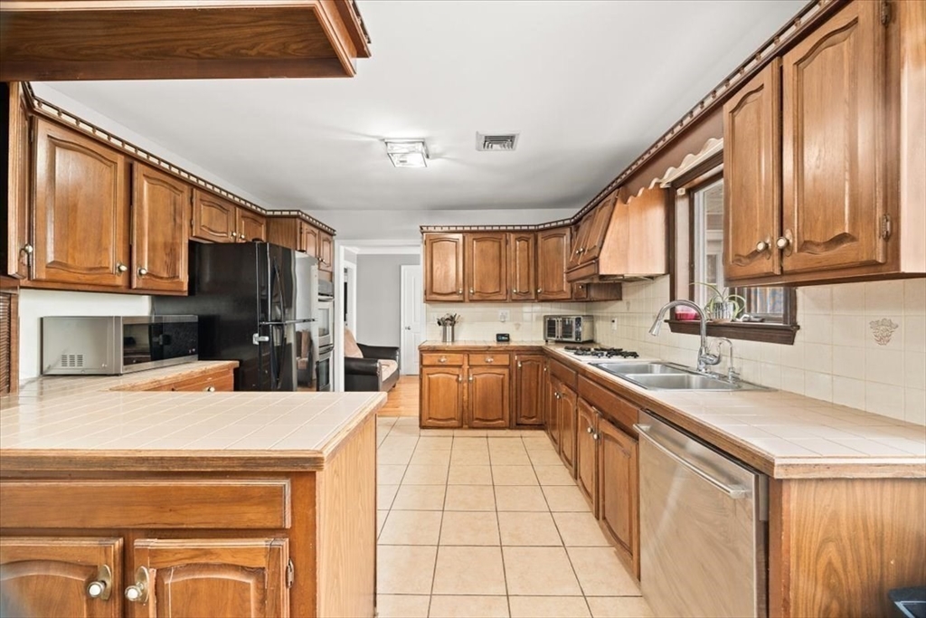 128 Windsor St, Fall River, MA Photo #13