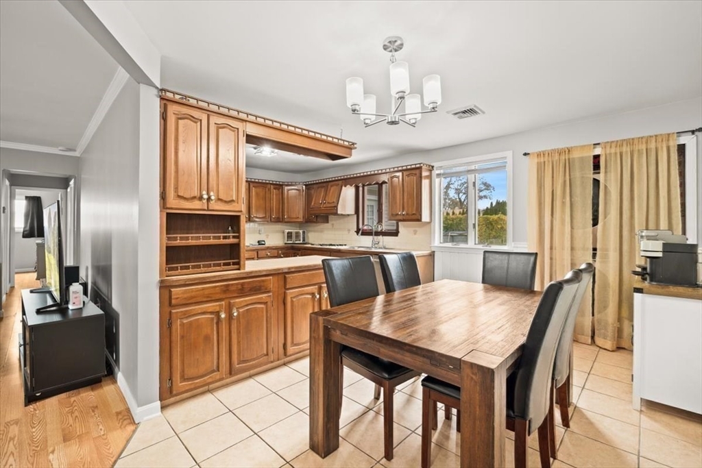 128 Windsor St, Fall River, MA Photo #11