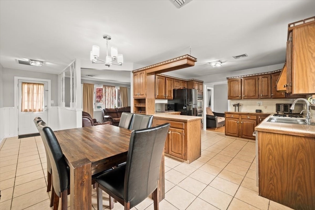 128 Windsor St, Fall River, MA Photo #12