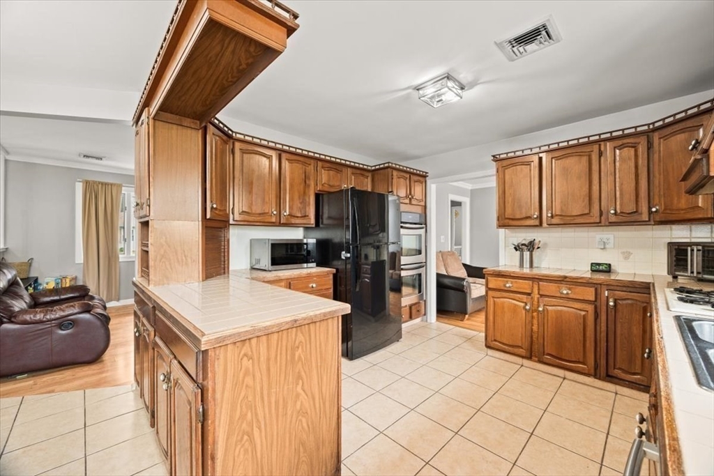 128 Windsor St, Fall River, MA Photo #14