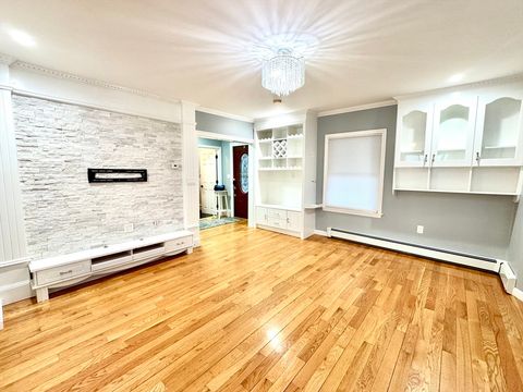 305 Safford St 305 Quincy MA 02170