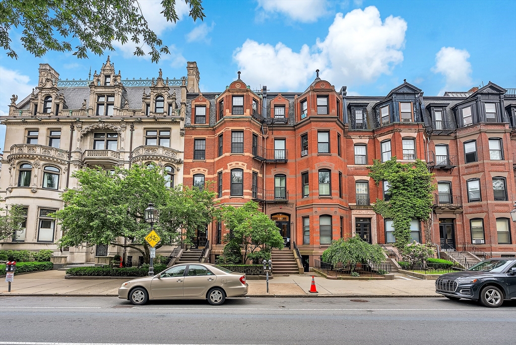 318 Commonwealth Ave 3