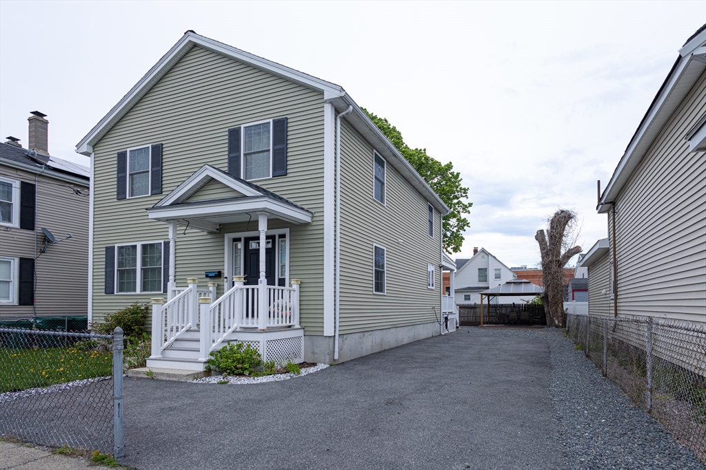 76 River St