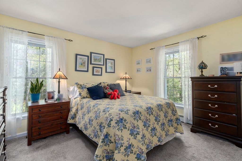 9 Lois Ln, Holland, MA Photo #15