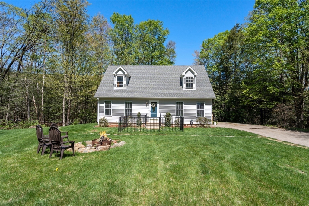 9 Lois Ln, Holland, MA Photo #28
