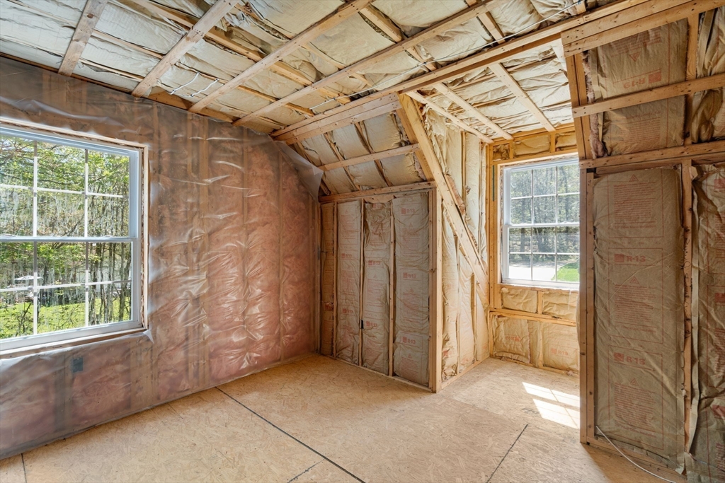 9 Lois Ln, Holland, MA Photo #19