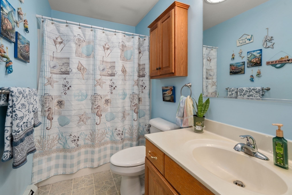 9 Lois Ln, Holland, MA Photo #17