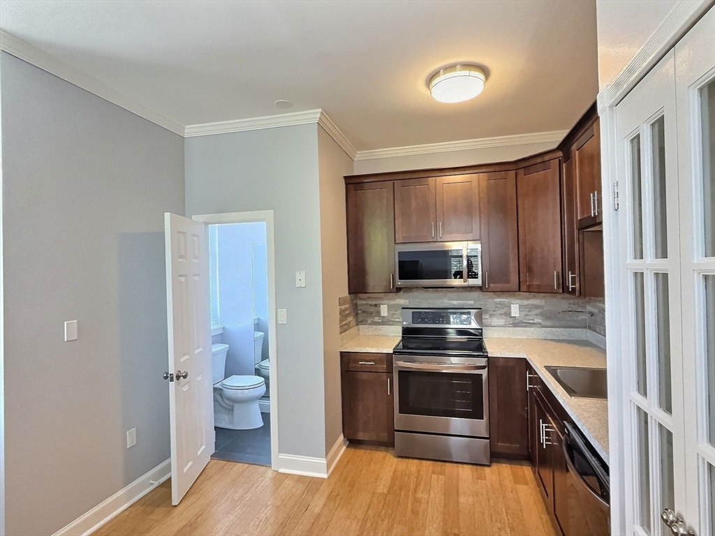 201 Thorndike St 5-01