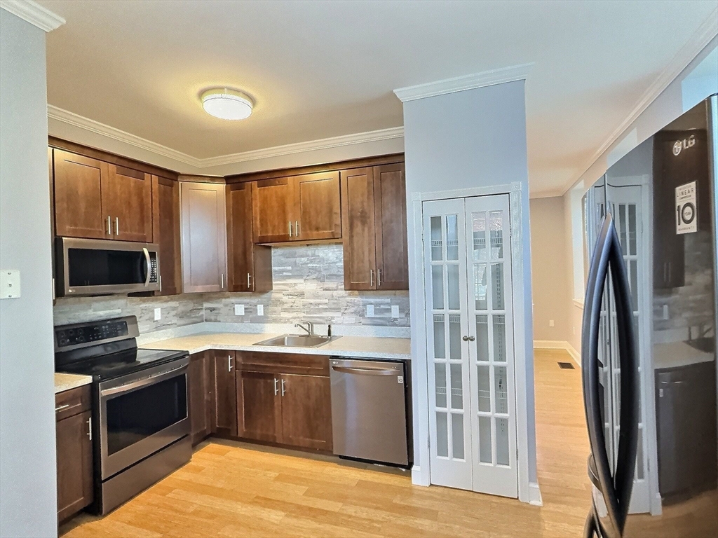 201 Thorndike St 5-01