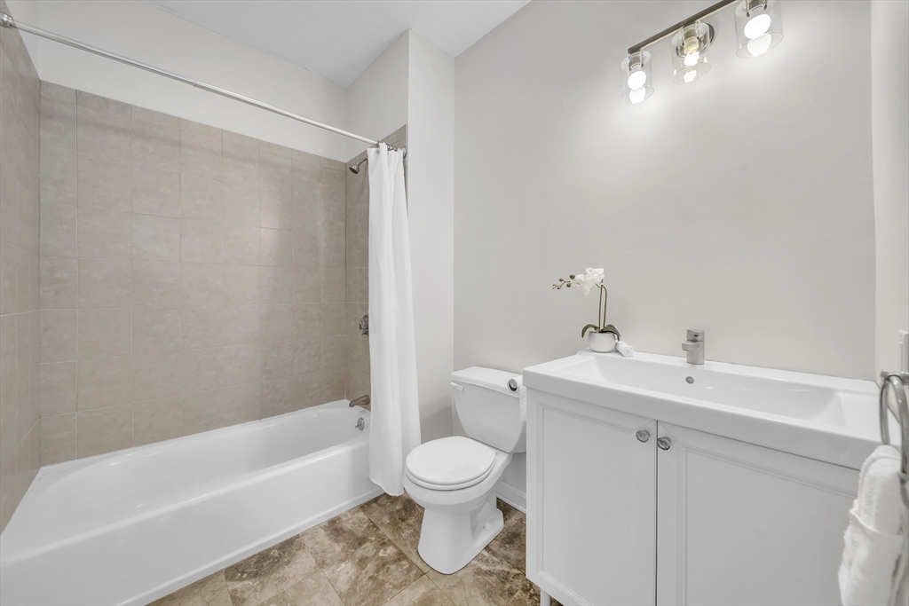257 Pleasant St #7, Worcester, MA Photo #18
