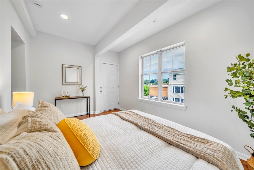257 Pleasant St #7, Worcester, MA Photo #13