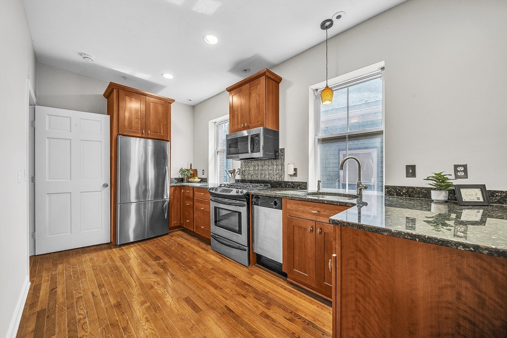 257 Pleasant St #7, Worcester, MA Photo #4